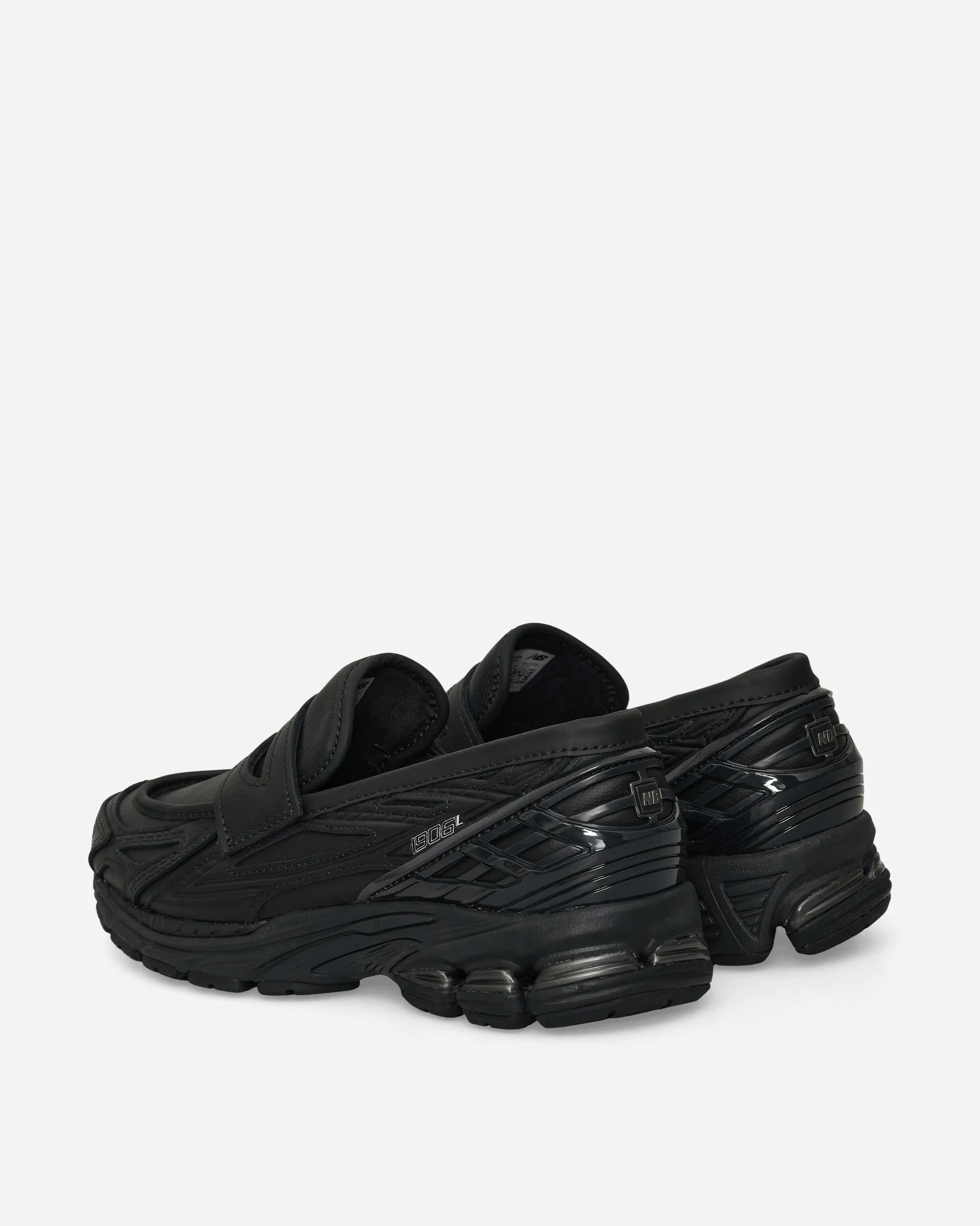 1906L Sneakers Black