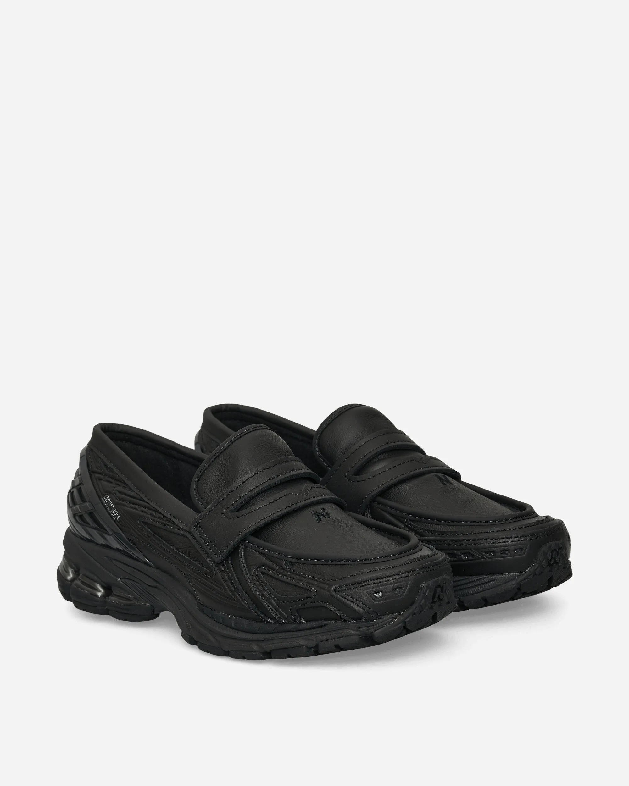 1906L Sneakers Black