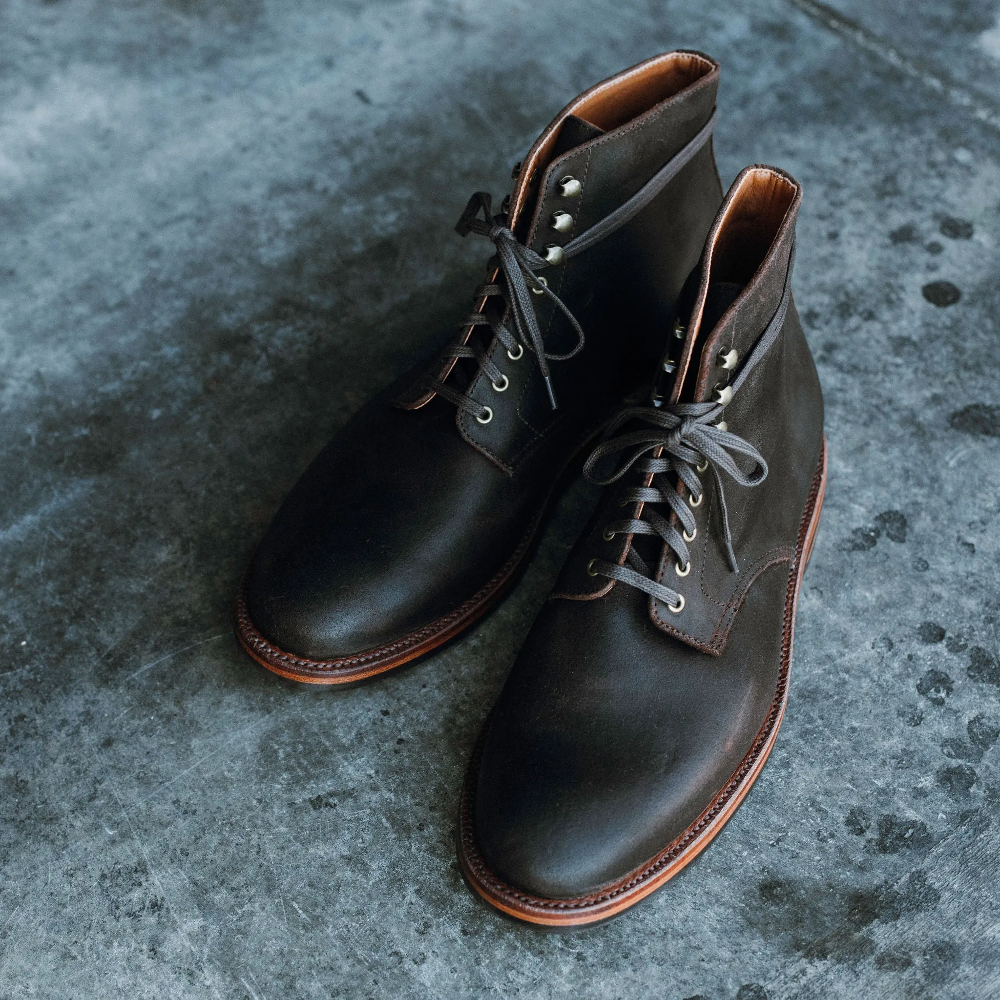 Edward Boot Tobacco Waxed Commander