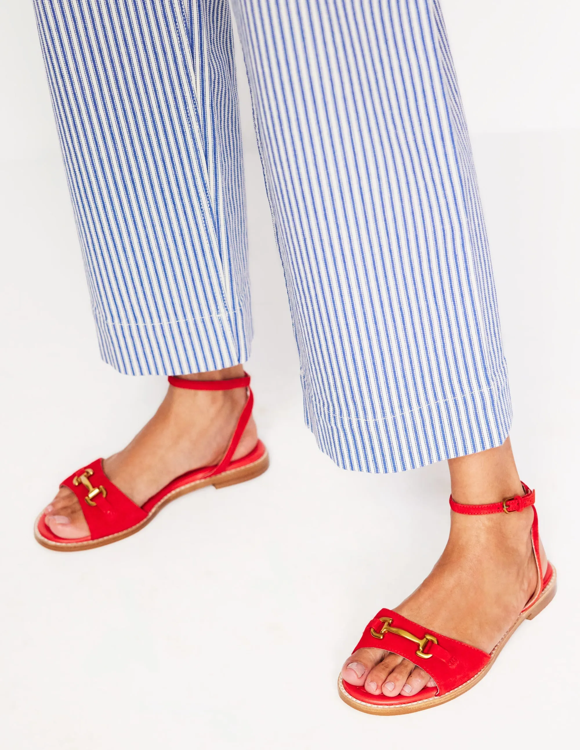 Iris Snaffle Flat Sandal-Post Box Red