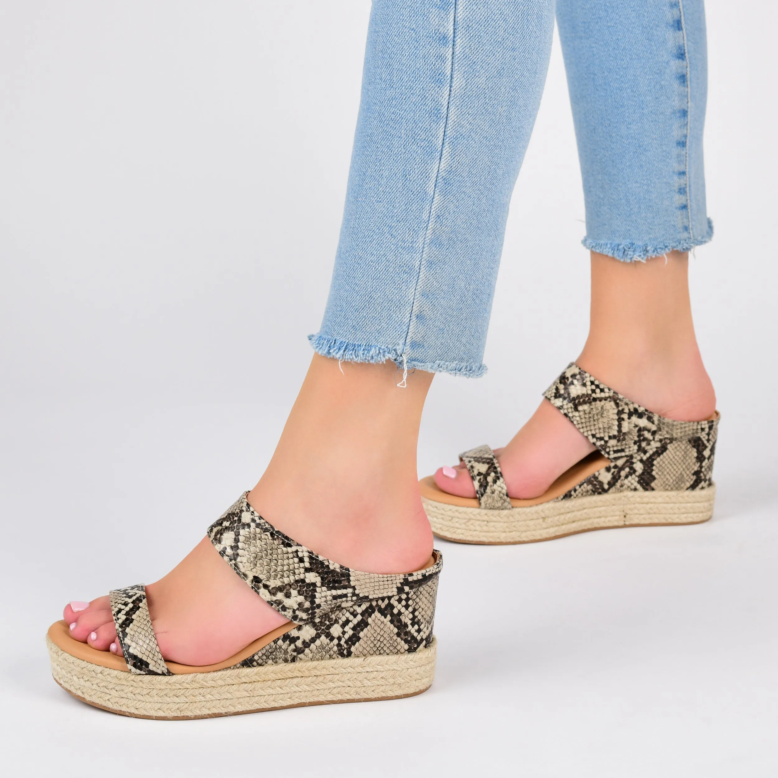 Journee Collection Women's Tru Comfort Foam Alissa Slide