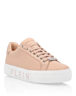 Lo-Top Sneakers