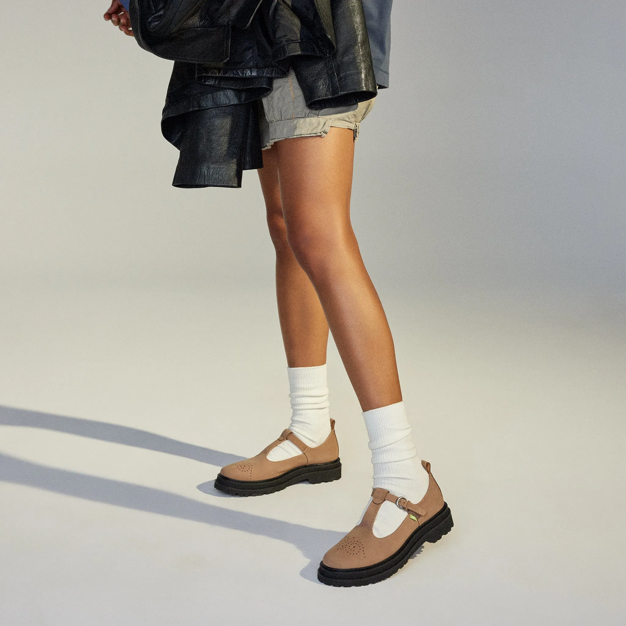 Loafer Step T-Bar Taupe