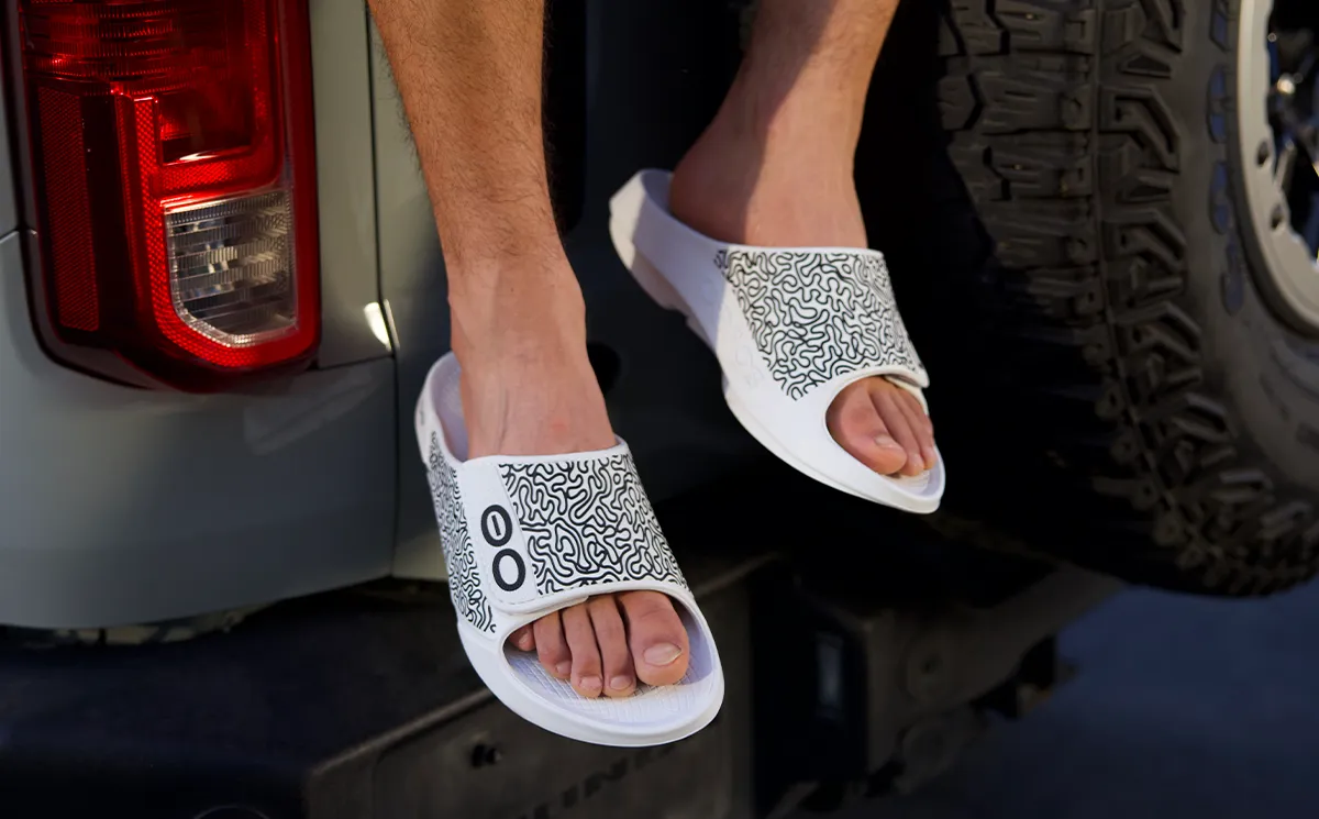 Men's OOahh Sport Flex Sandal - White Labyrinth (SALE)