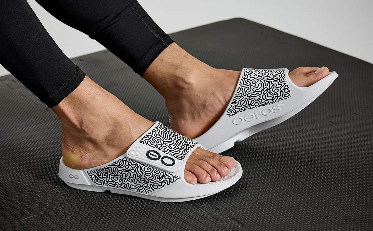 Men's OOahh Sport Flex Sandal - White Labyrinth (SALE)