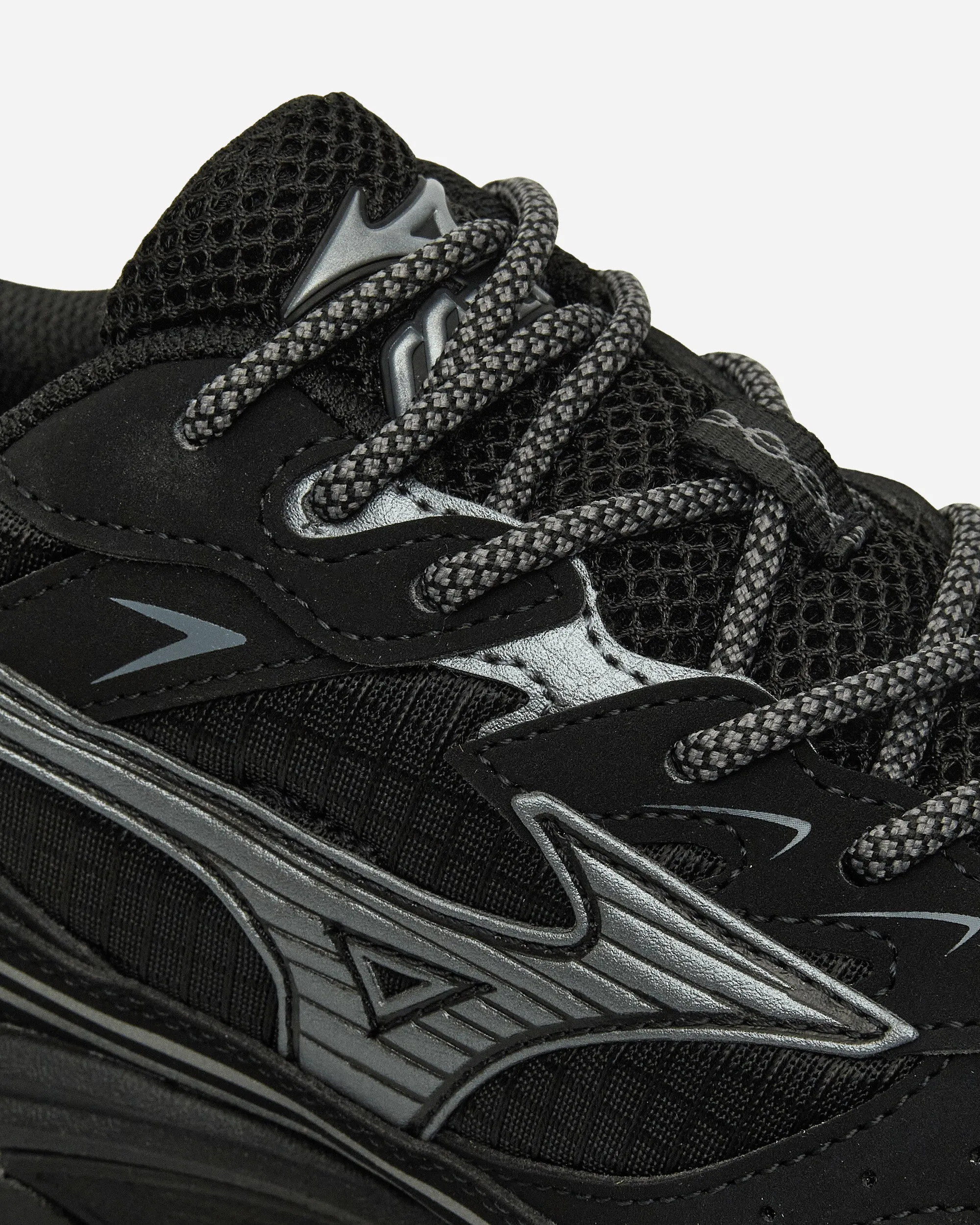 MXR Tech Sneakers Black / Metallic Gray