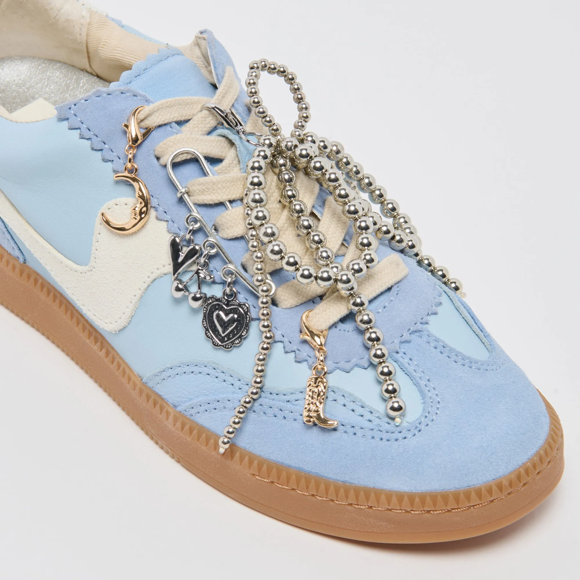 NOTICE SNEAKERS BLUE   PIN CHARM BUNDLE