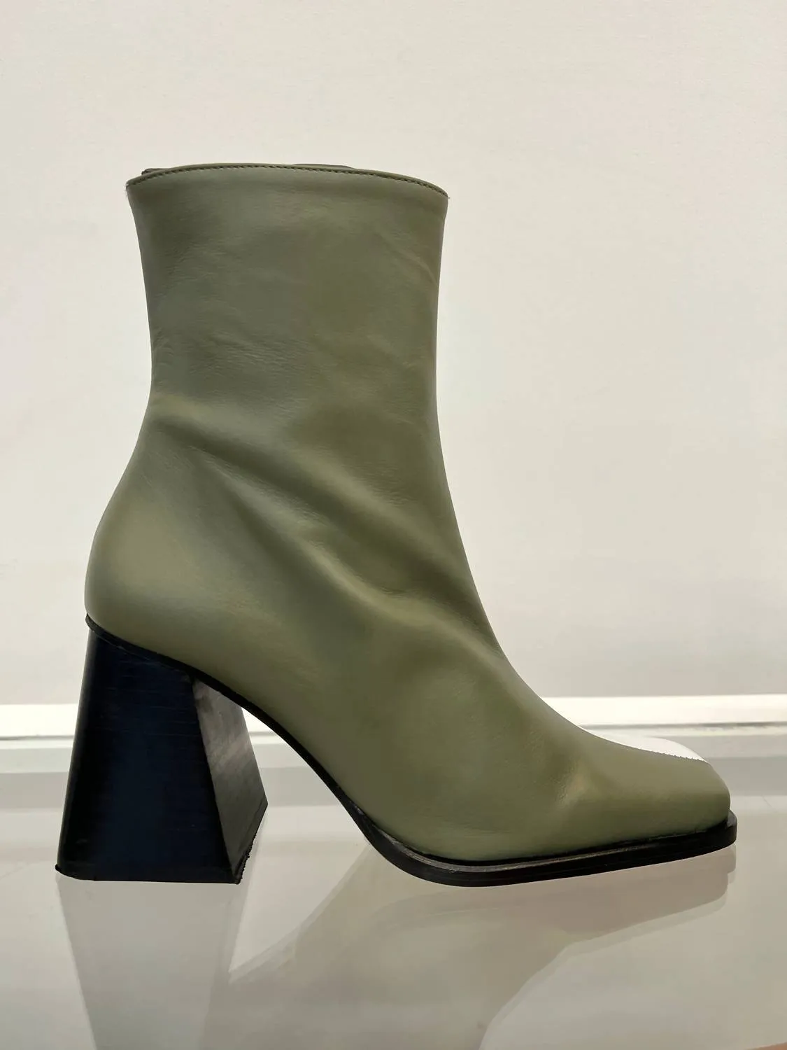 South Bi-Color Ankle Boots In Dusty Olive/bright White