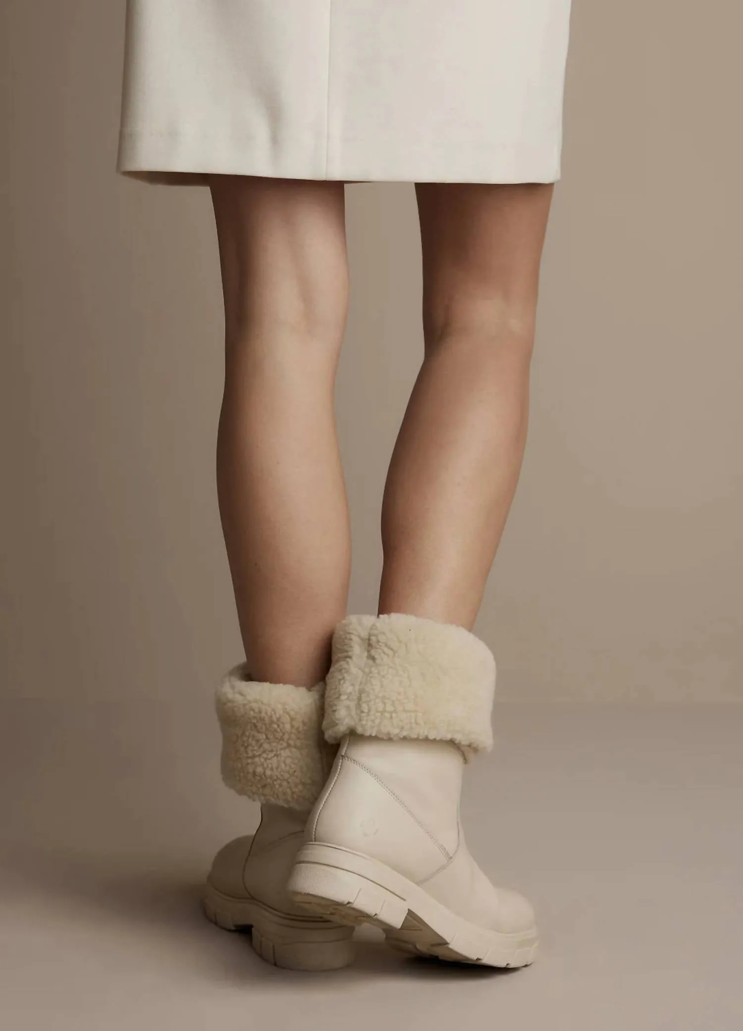 Teddy Boots In Ivory