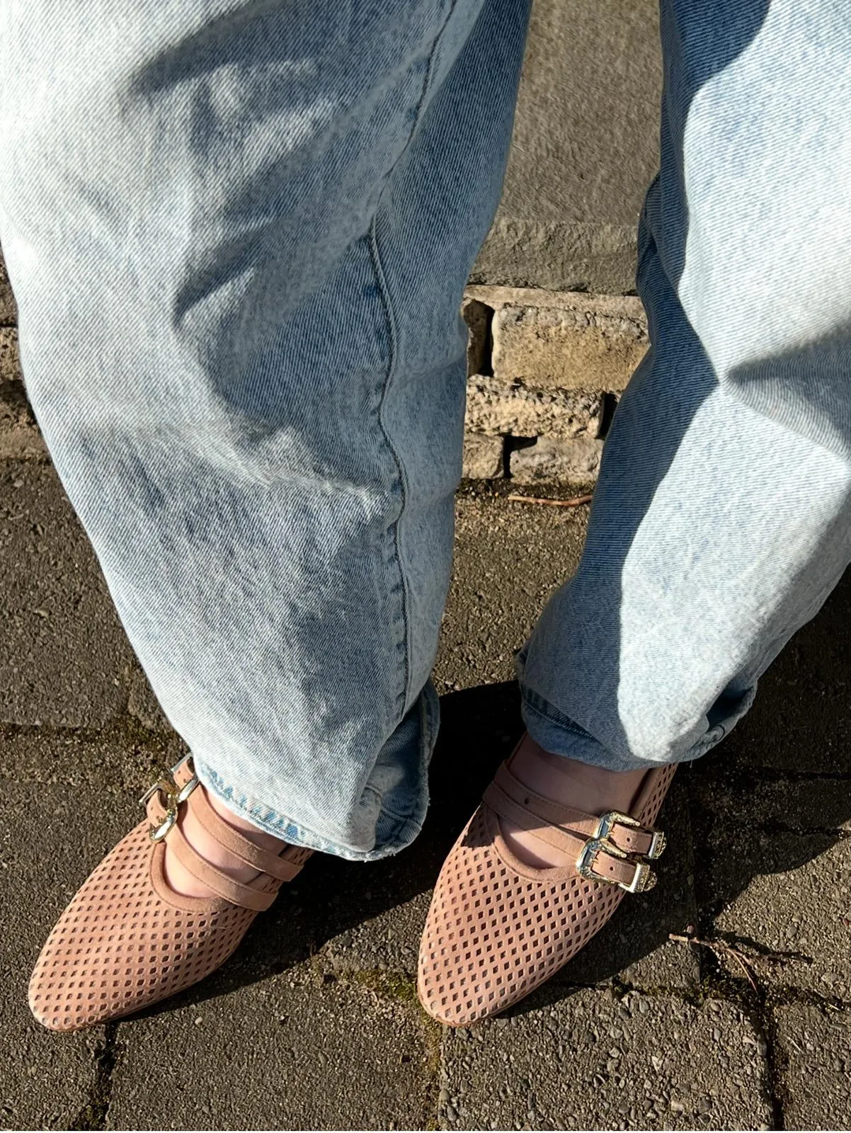 Udine - Perforated Rose Wind