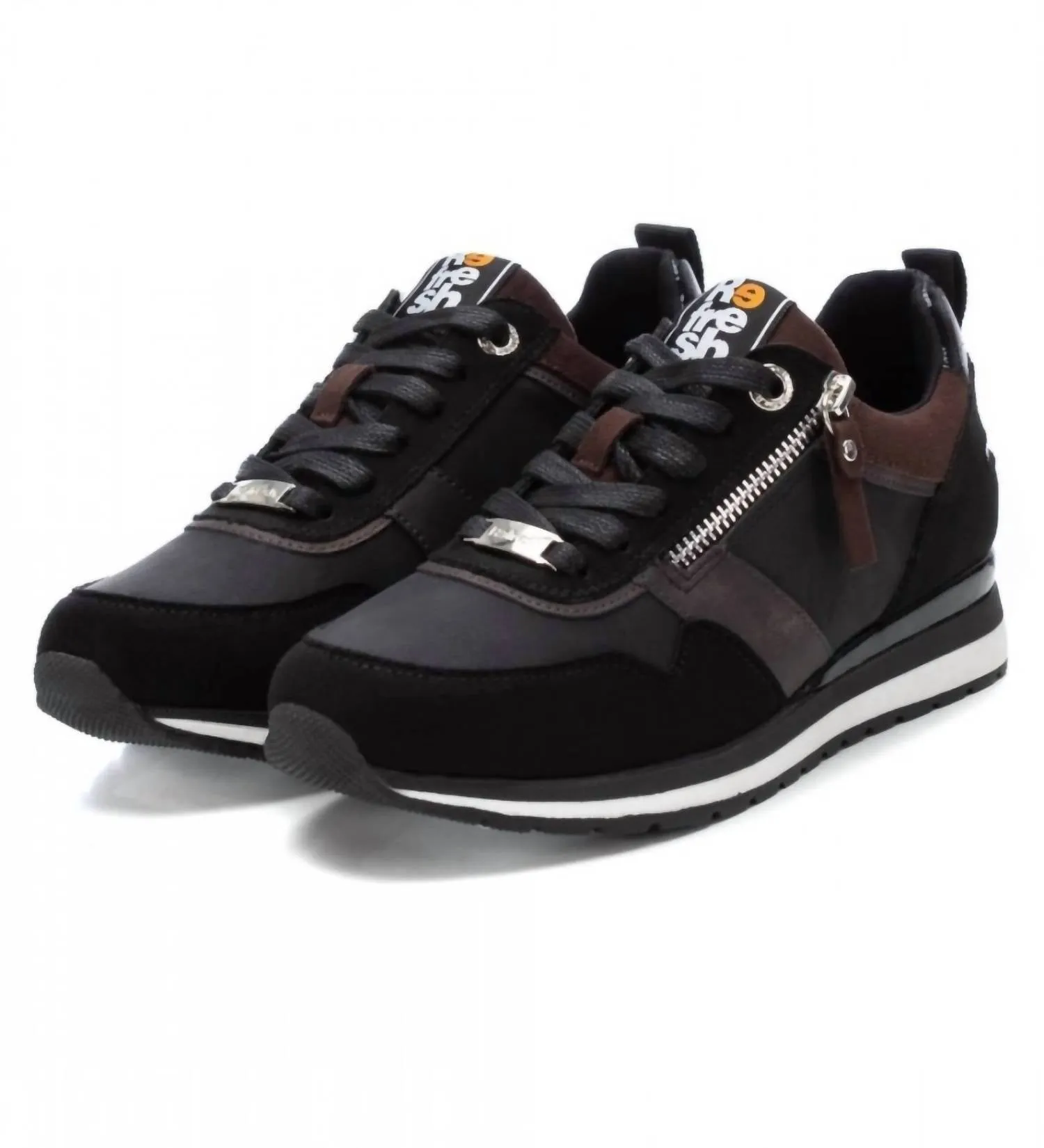 Women's Casual Sneakers In Black